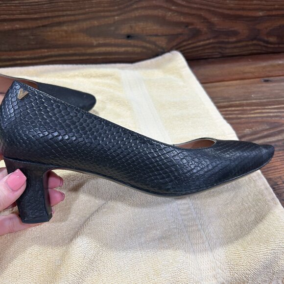 Vionic Textured Heels 7.5M - Picture 2 of 10